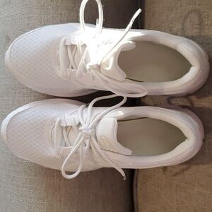 9.5 wide asics walking sneaker